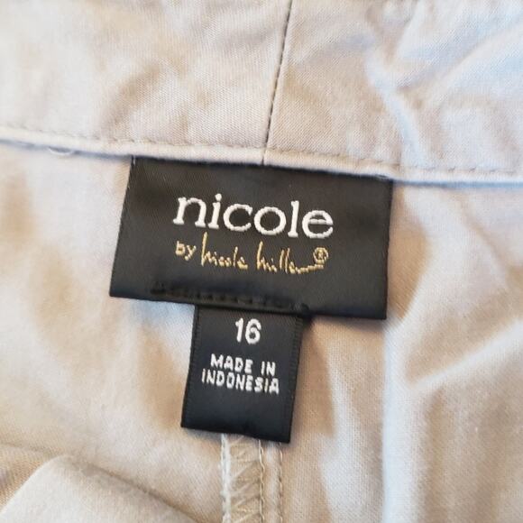 Nicole 16‎ grey shorts invert good condition - Picture 3 of 4